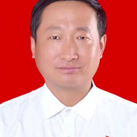 扎根农村教育 成就无悔人生        优秀共产党员：许鹏飞