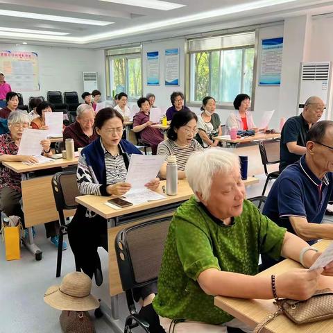 【右典照护·中润世纪城社区日间照料中心】“齐声高唱，幸福永远”公益声乐课活动