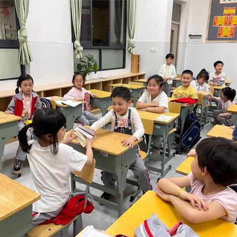 仰天湖赤岭小学🏫2402班播音主持第6次课后反馈