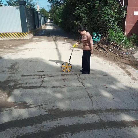 公路站计统与工程股组织开展节前道路养护质量大检查。
