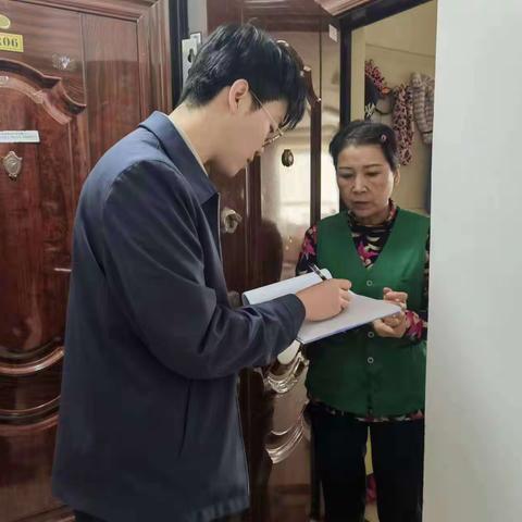 “民有所呼  我有所行”雁塔公路站党员干部在德邻社区开展“双报到”志愿服务活动