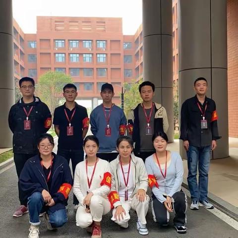 我为学生的生活和秩序保驾护航           ---------记录一个生活老师的一天