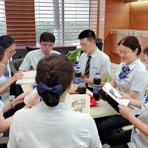 书香溢建行，阅读伴成长
