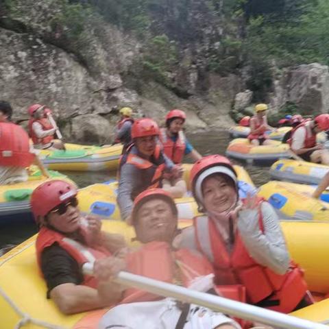 6.1班同学快乐，一同游琼海五指山漂流记