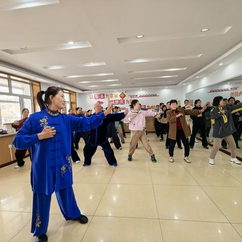 弘扬传统养生文化 共建健康和谐社区——团结社区新时代文明实践站开展八段锦公益课堂活动