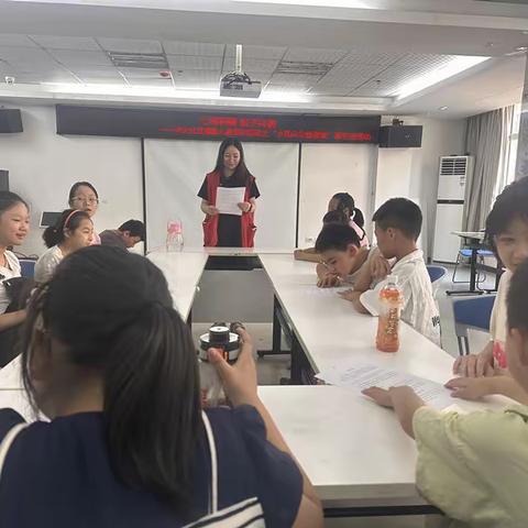 心语相通 亲子共读——中大社区满春人家系列活动之“小花朵公益课堂”读书会活动