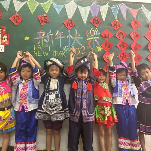 大安镇同德村竹林幼儿园 “五彩三月三，浓浓壮乡情”主题活动