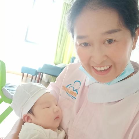 【唐春红】月嫂|育婴师 |7年从业经验