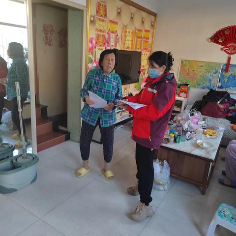宁武县幸福社区网格员关爱与温暖同行，让爱走进每一户家庭