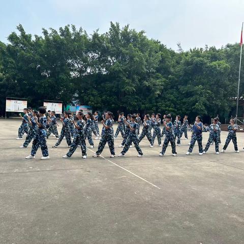 师生情深，感谢有你，祝我们前程似锦，未来可期——记广州市九十七中晓园学校2023级新生素质训练