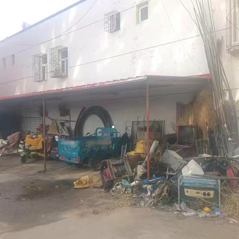 民主街社区开展“清理卫生死角，解决居民需求，美化宜居环境”活动。