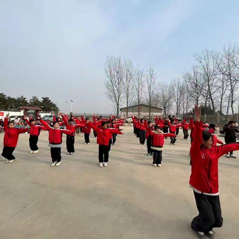 唐河县昝岗镇枣林屯小学喜庆元旦活动