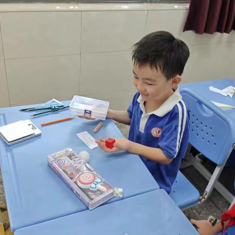 质量双鉴：手感初探，科技精量——记宝龙科技城实验学校一年级科学主题活动