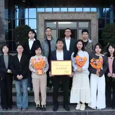 阳光灿烂，与花朵同成长---语文学科学期总结汇报（陈曦）