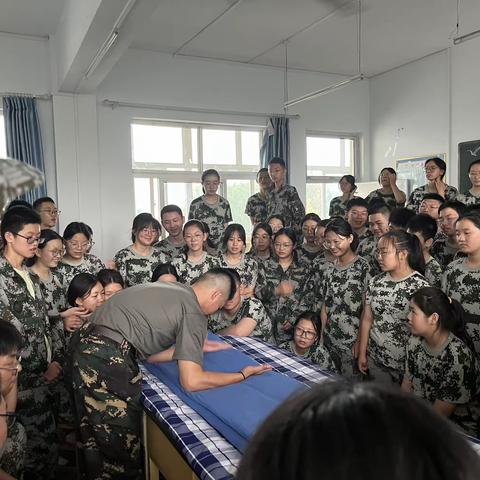 【军训特辑二】“内务整理，勤以为先”———绛县汉德三维高级中学高一学子整理内务篇