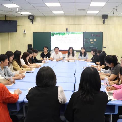 指导明方向 训后跟踪促落实——教师发展中心深入梁召学区开展训后跟踪指导