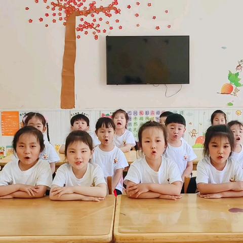 贝乐尔幼儿园 山楂班 《风吹五月暖 ，阅读正当时》