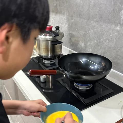 五一家庭劳动和出游