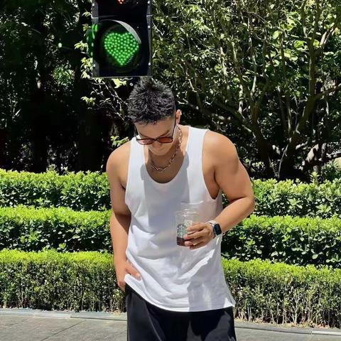 彩虹故事:188的年下攻