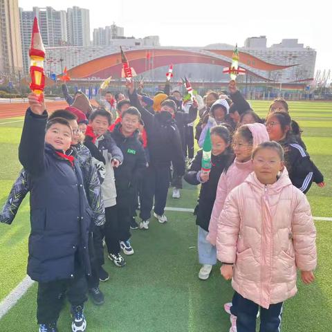 科学的火花：606班水火箭发射记