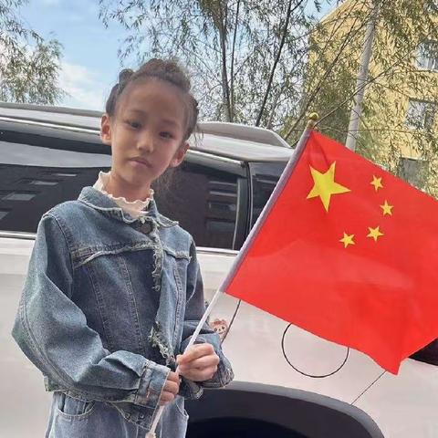 我与国旗同框，学唱《歌唱祖国》