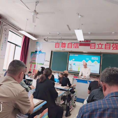 家校携手 共促成长——莱州双语中学初三(16)班家长会