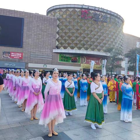 “学用千万工程，礼赞丰收中国”宿迁市举办中国农民丰收节广场舞展演活动