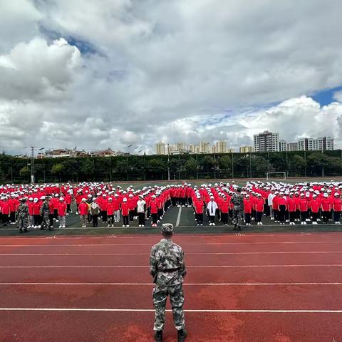 少年正当时   青春洒汗水