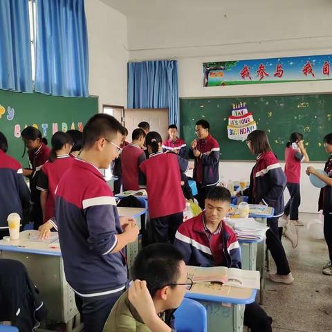 青春向党，挺膺担当——六中学子十四岁集体生日暨离队入团仪式