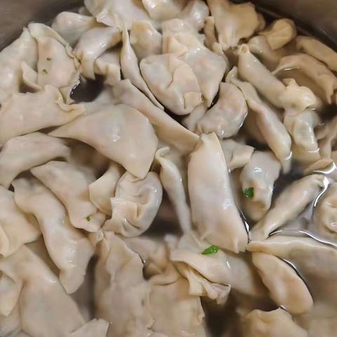 情暖立冬、饺子🥟飘香——大四班立冬包饺子活动