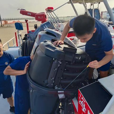 特勤大队消防船分队组织开展防台部署训练