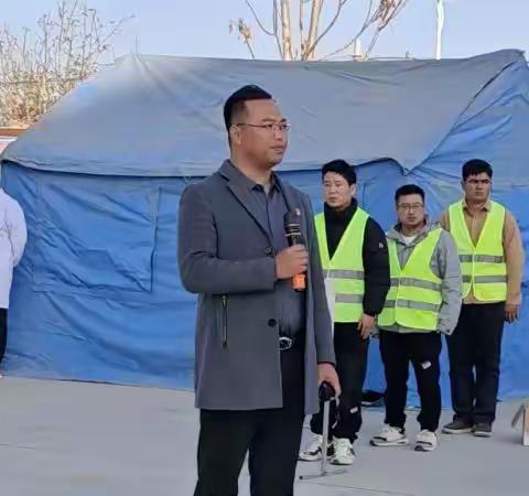 敲响安全警钟，保障师生安全——和田市第四中学开展地震应急疏散演练活动