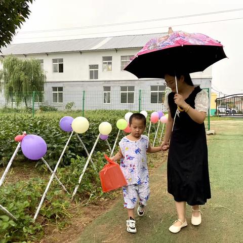 不负秋光 “幼”见美好--仁兆镇姜家管村幼儿园开学第一天纪实