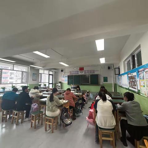 二年级年级组例会