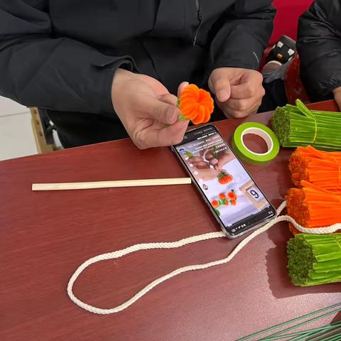 首都市民文化活动之—辛庄村迎新年手工制作活动