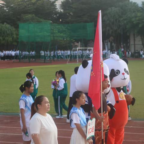 浓墨重彩书青春，鲜衣怒马少年郎                               ——初二（4）班运动会