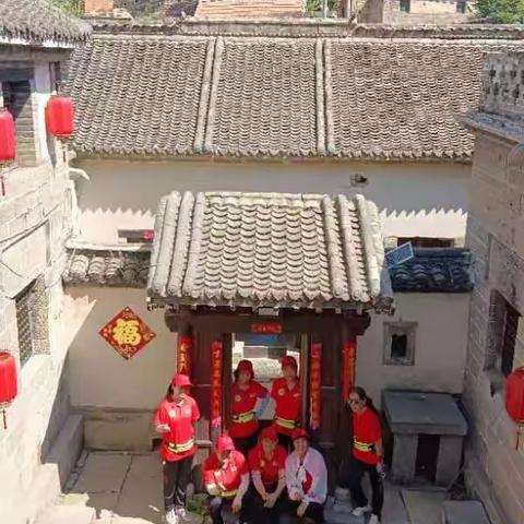 山城区慢跑协会健步走团队开展社会体育指导员，“走基层、送健康”活动，走进七里沟