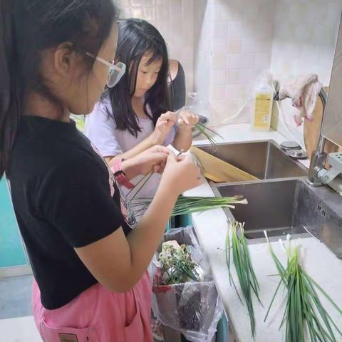 大家好，我是郭晶晶，今天给大家分享在家里做手工饺子