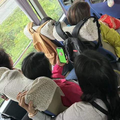 白云区退管办开展“情暖重阳 服务到家”活动