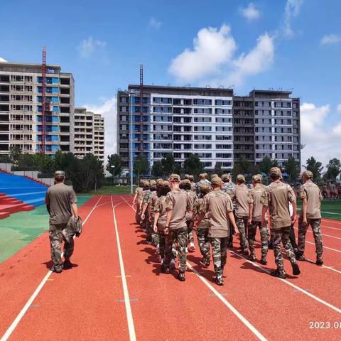 【军训进行时】德雅学子军训展风采 英姿致青春（一）