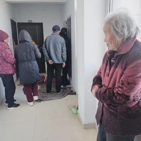 网格员暖心行动：为留守老人维修暖气