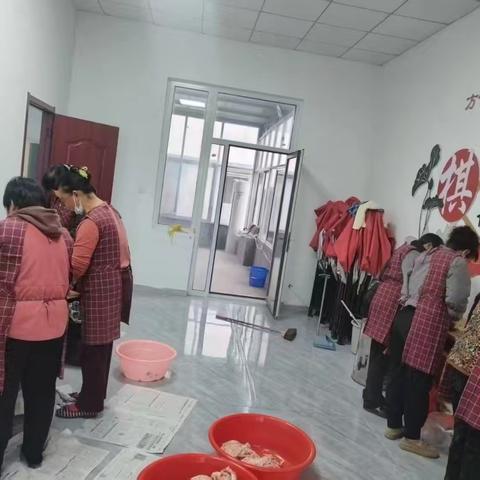 老人每月一次的“暖心宴”