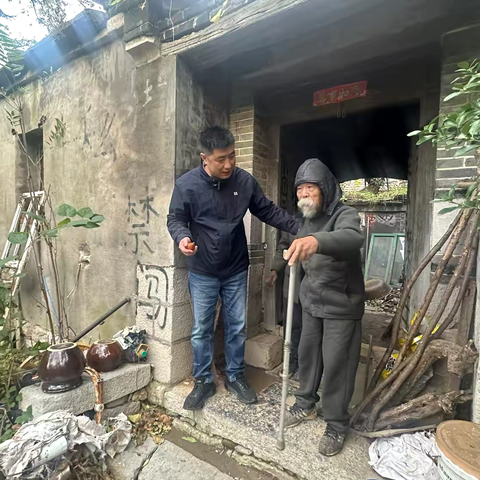 扁担挑起的深情：兄友弟恭的坚守与企业拳拳向心的回响 ‍——记济南鑫联建材有限公司重阳节慰问与学习弘扬尊老爱幼精神