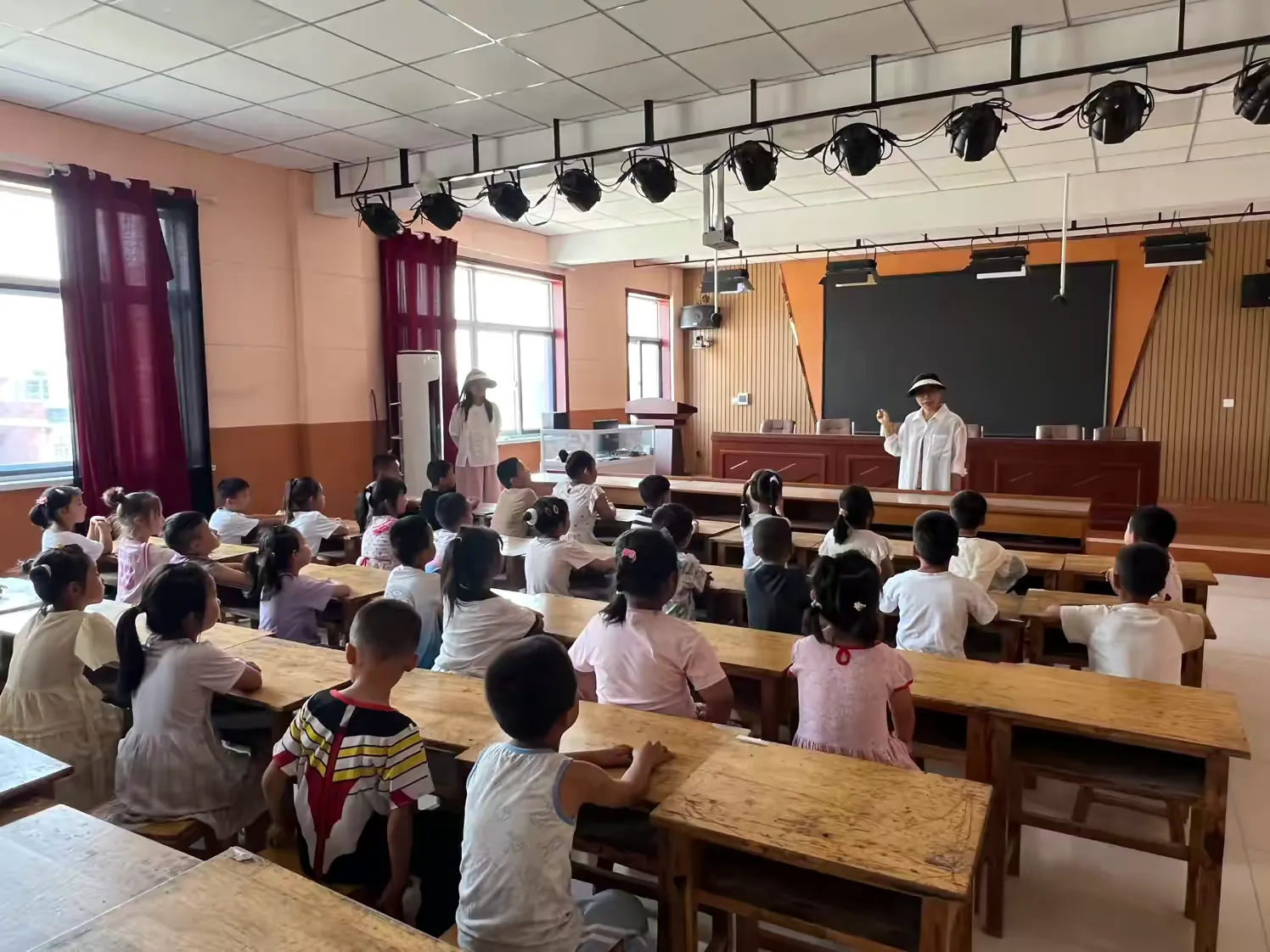 简篇-参观小学初体验 幼小衔接促成长——杨屯镇中心幼儿园张大屯分园小学奇妙之旅