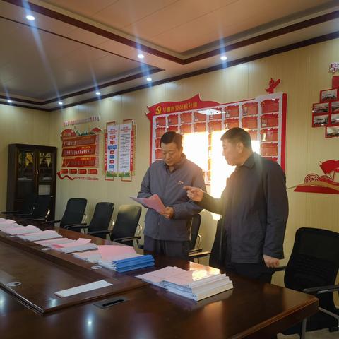 冀红喜到村调研