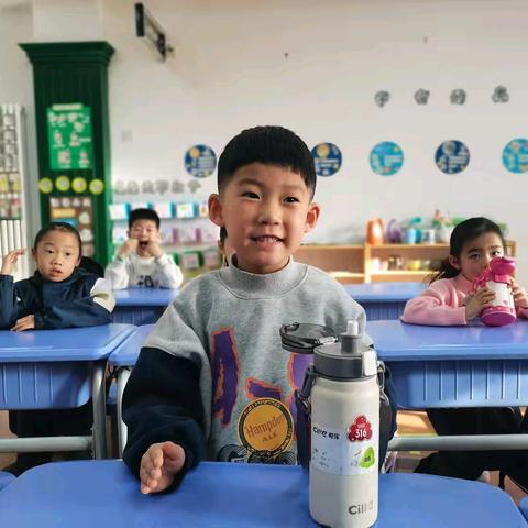 鸿蒙儿童之家漫漫老师《“友”你真好》