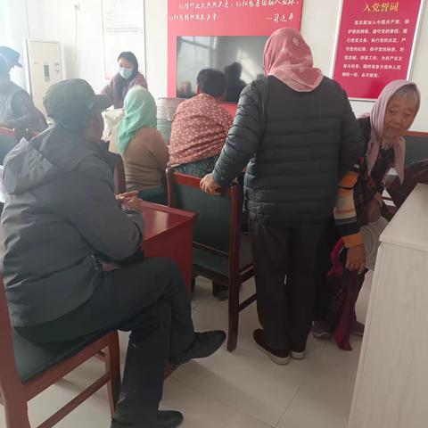 社区关爱老人：温暖同行，情满夕阳