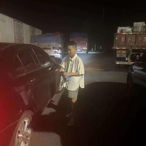 柳城小学七色花中队钟宇轩2023《你好，暑假》莲君养成记——趣味旅游记