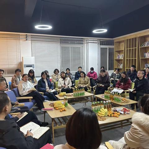 东方二中初二年级召开《德育工作实施方案》学习和交流座谈会