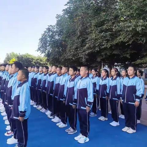 同学少年风华茂，戎马青春意志昂——乌鲁木齐市第六十六中学七年级新生入学国防教育开篇